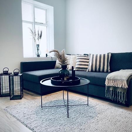 Day Dream Central Akureyri Two Bedroom Apartment Exterior photo