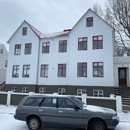 Day Dream Central Akureyri Two Bedroom Apartment Exterior photo