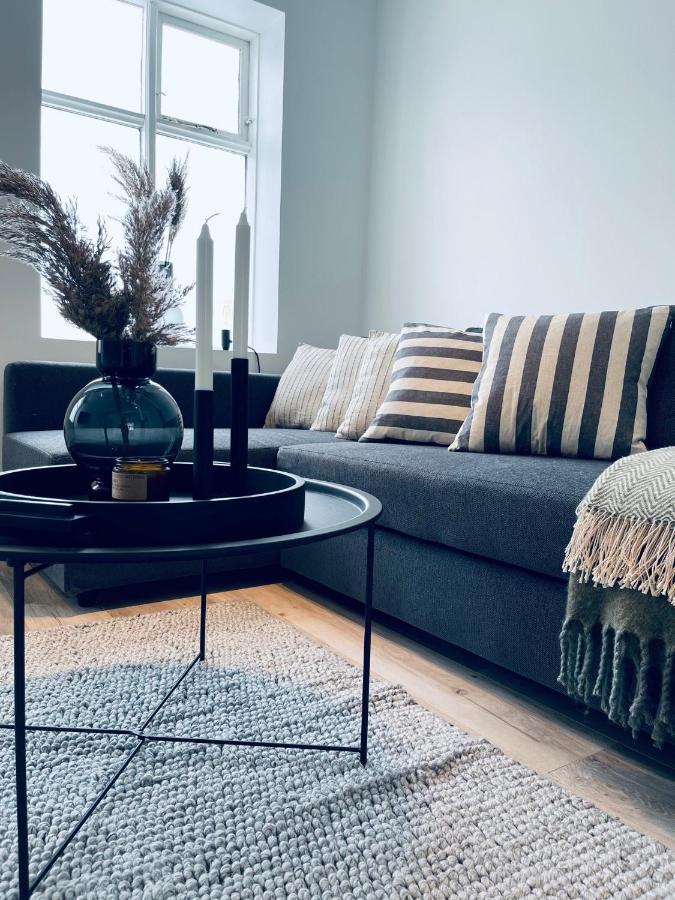 Day Dream Central Akureyri Two Bedroom Apartment Exterior photo