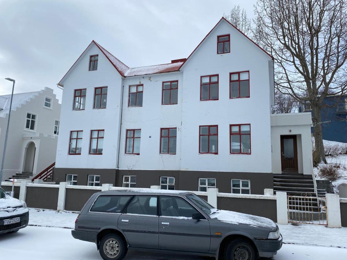 Day Dream Central Akureyri Two Bedroom Apartment Exterior photo